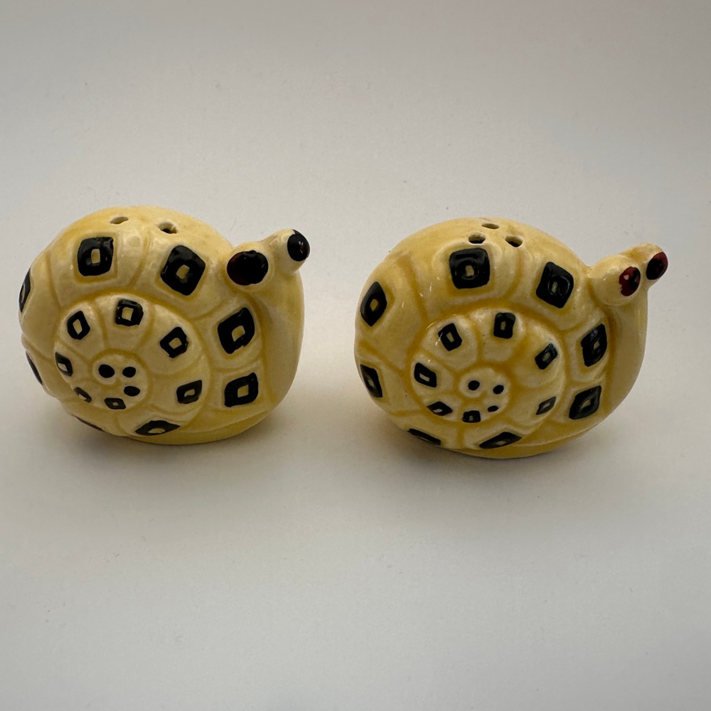 Vintage Snail Salt & Pepper Shakers – Yellow Ceramic Retro Set
